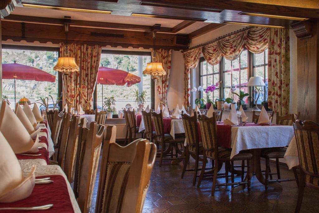 Hotel & Restaurant Krone Kestert Eksteriør billede