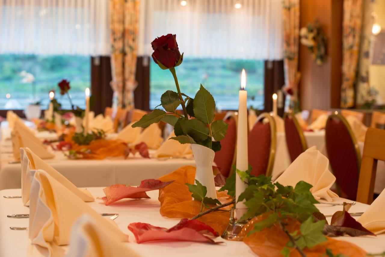 Hotel & Restaurant Krone Kestert Eksteriør billede